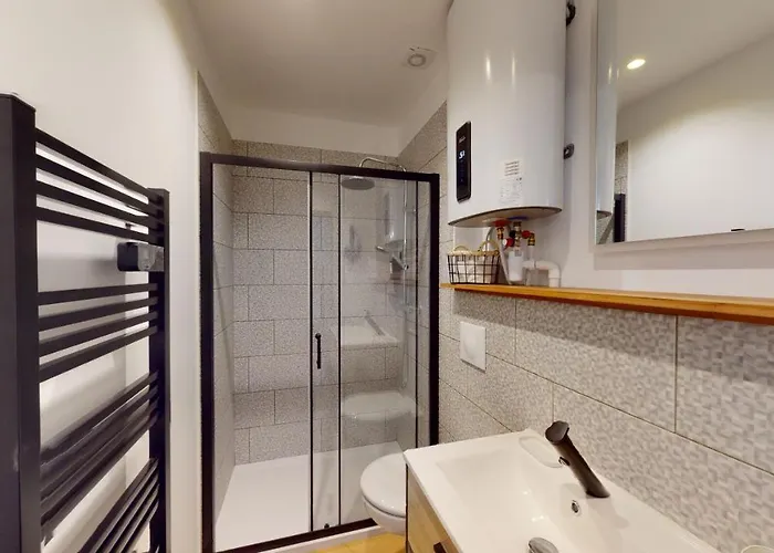 A L'abri Du Tumulte De La Lejlighed